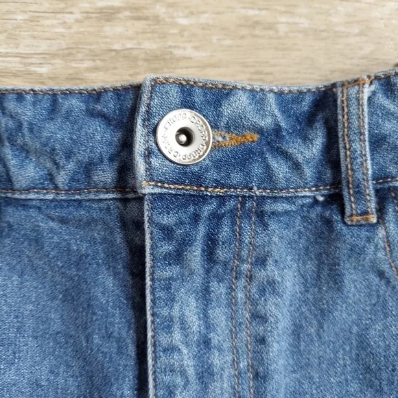 Cropp Cute Distressed Denim Shorts - Picture 4 of 11